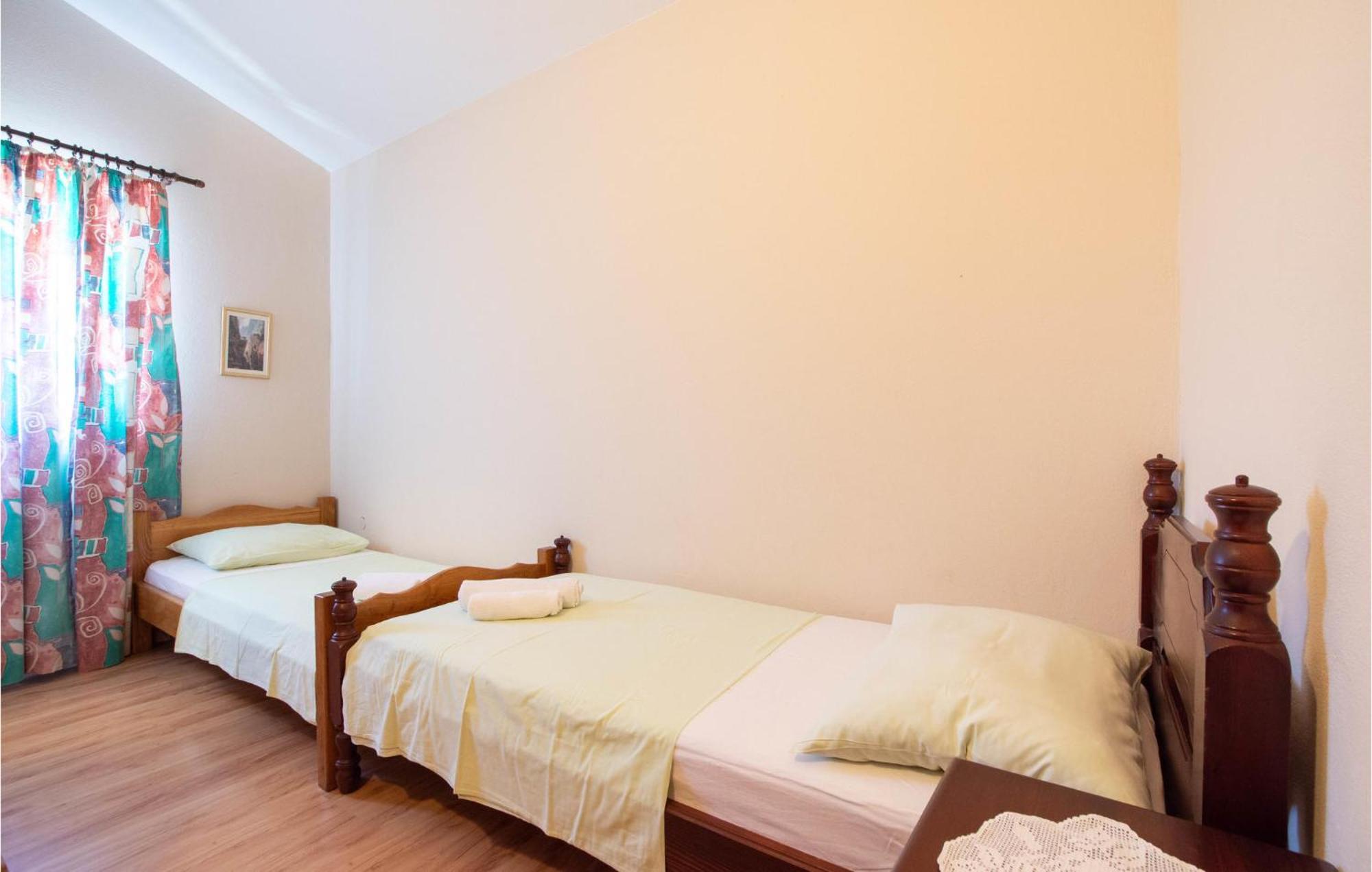 Nice Apartment In Ostrvica With Kitchen Exterior foto