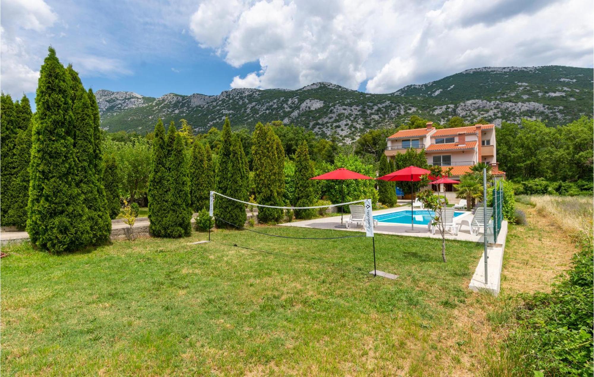 Nice Apartment In Ostrvica With Kitchen Exterior foto